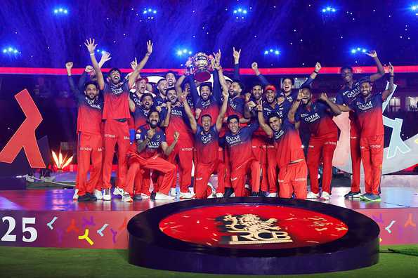 RCB เป็นแชมป์ป้องกันของ IPL ที่ได้รับชื่อเล่นแรกในปี 2025 RCB เป็นแชมป์ป้องกันของ IPL ที่ได้รับชื่อเล่นแรกในปี 2025
