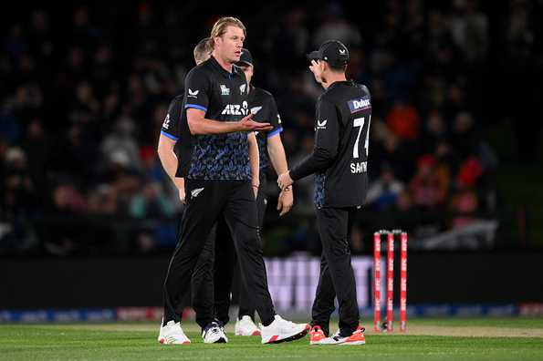 Rain denies New Zealand a chase in Christchurch