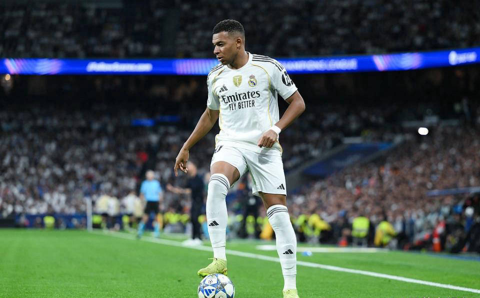 เอล กลาซิโก สุดระทึก เมื่อกษัตริย์ใหม่ของบาร์เซโลนาต้องพบกับความพ่ายแพ้_ยาร์โมเลนโก้_เรอัล มาดริด_การแข่งขัน