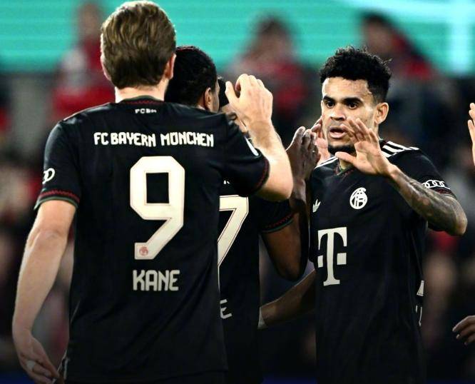 เคนทำประตูได้ 25 ประตูจากการลงสนาม 14 นัด ช่วยให้บาเยิร์น มิวนิค พลิกเอาชนะโคโลญจน์ 4-1 ขยายสถิติชนะติดต่อกันเป็น 14 นัด และแซงหน้าเอซี มิลาน ครองสถิติสูงสุดตลอดกาลเพียงผู้เดียว