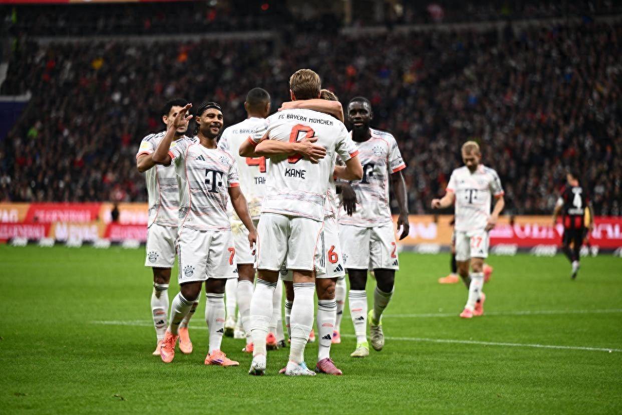 บาเยิร์น มิวนิค บุกถล่ม 15 วินาทีและทำสามประตูเดี่ยว คว้าชัยชนะ 3-0 เหนือแฟรงค์เฟิร์ต ขยายสถิติชนะรวดเป็น 8 นัด ขณะที่เคนทำลายสถิติของมุลเลอร์ การแข่งขัน: ดิอาสทำประตู