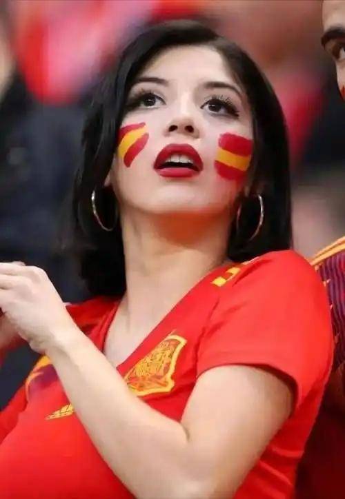 การจับสลากฟุตบอลโลกจะมีขึ้นในวันที่ 5 ธันวาคม โดยมีทีมเต็งใหม่สามทีมที่โดดเด่นขึ้นมาสำหรับตำแหน่งแชมป์ – โปรตุเกสไม่ได้เข้าร่วมการแข่งขันเพลย์ออฟของโซนยุโรป