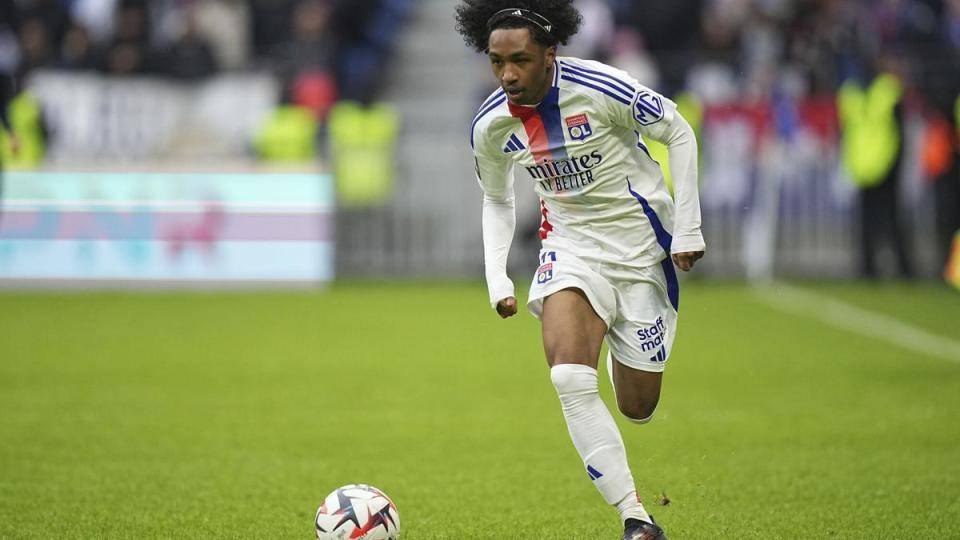 มุนโด เดปอร์ติโบ: บาร์เซโลน่าจับตาปีกดาวรุ่งของลียง โฟฟาน่า, ลังเลเรื่องการซื้อตัวแรชฟอร์ด_อาร์เซนอล_ยูโรปาลีก_แมนเชสเตอร์ ยูไนเต็ด