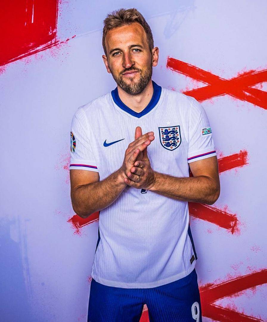 การทำนาย: ยูเนียน เบอร์ลิน 2-2 บาเยิร์น มิวนิค ไบเออร์ เลเวอร์คูเซ่น 3-0 ไฮเดนไฮม์ ฮัมบูร์ก 1-3 โบรุสเซีย ดอร์ทมุนด์ _การโจมตี_ _รายชื่อผู้เล่น_ _ฟอร์ม_