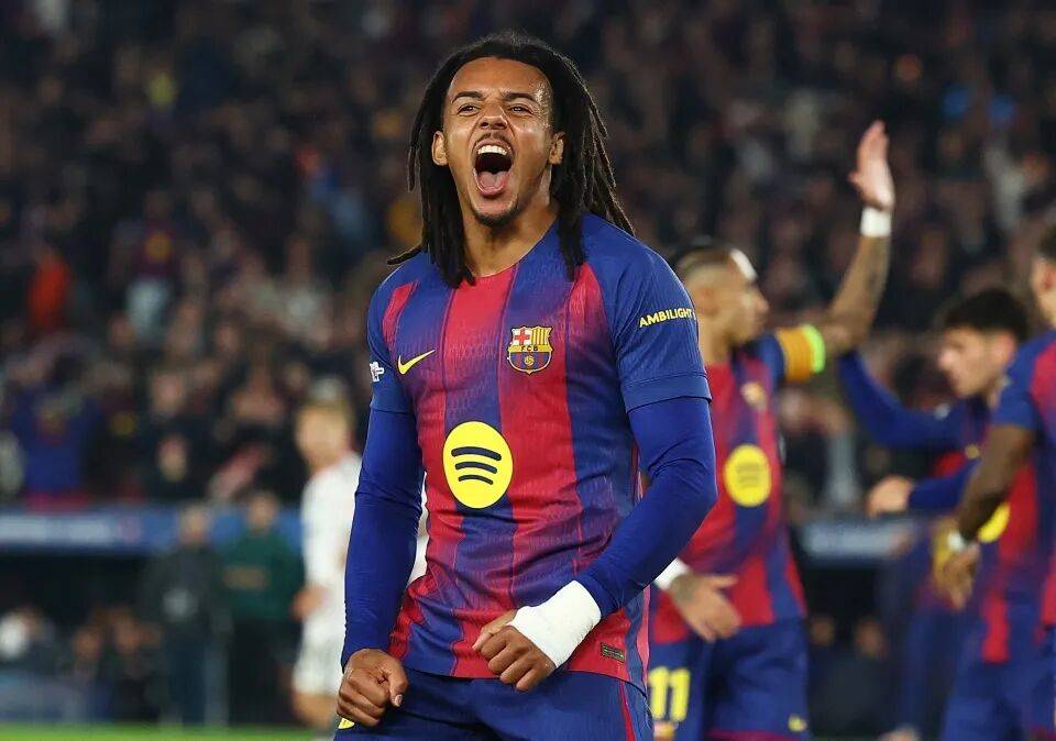 ความบ้าคลั่งในแชมเปียนส์ลีก: กองหลังยิงสองประตูในสามนาทีเผยสูตรการกลับมาของบาร์ซ่า คูเด้, ฟลิค, ครึ่งแรก