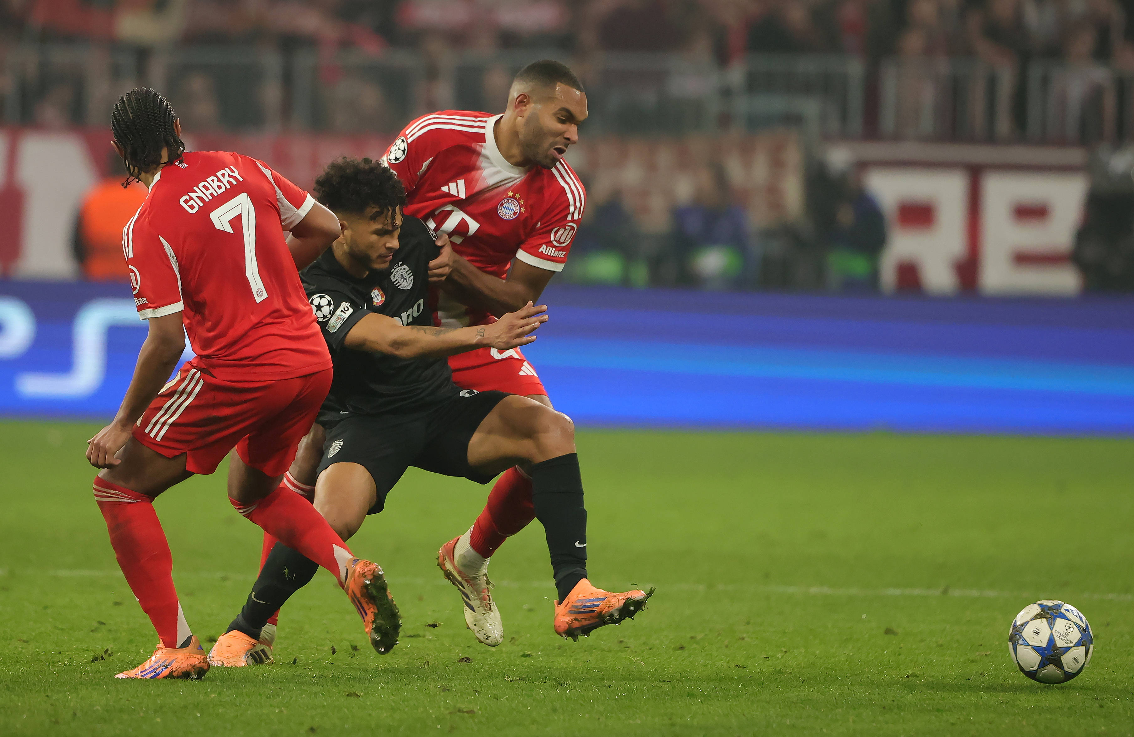 ฟุตบอล - ยูฟ่า แชมเปียนส์ลีก: บาเยิร์น มิวนิค เอาชนะ สปอร์ติง ซีพี การแข่งขัน: ฟิลิปเป้ รุยซ์ สำนักข่าวซินหัว