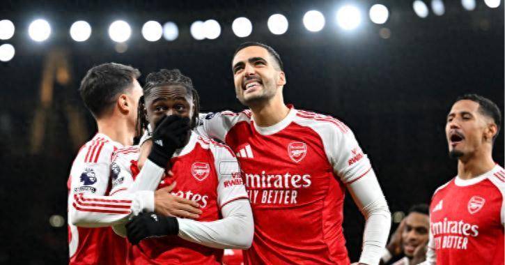 อาร์เซนอลคว้าตัวนักเตะระดับทองได้สำเร็จ ด้วยการเซ็นสัญญากับกองหน้าที่ทำได้ 10 ประตูจากการลงสนาม 15 นัด ด้วยค่าตัวเพียง 24 ล้านปอนด์ เสน่ห์นำโชคของพวกเขายังคงไม่แพ้ใครเมื่อใดก็ตามที่เขาทำประตูได้