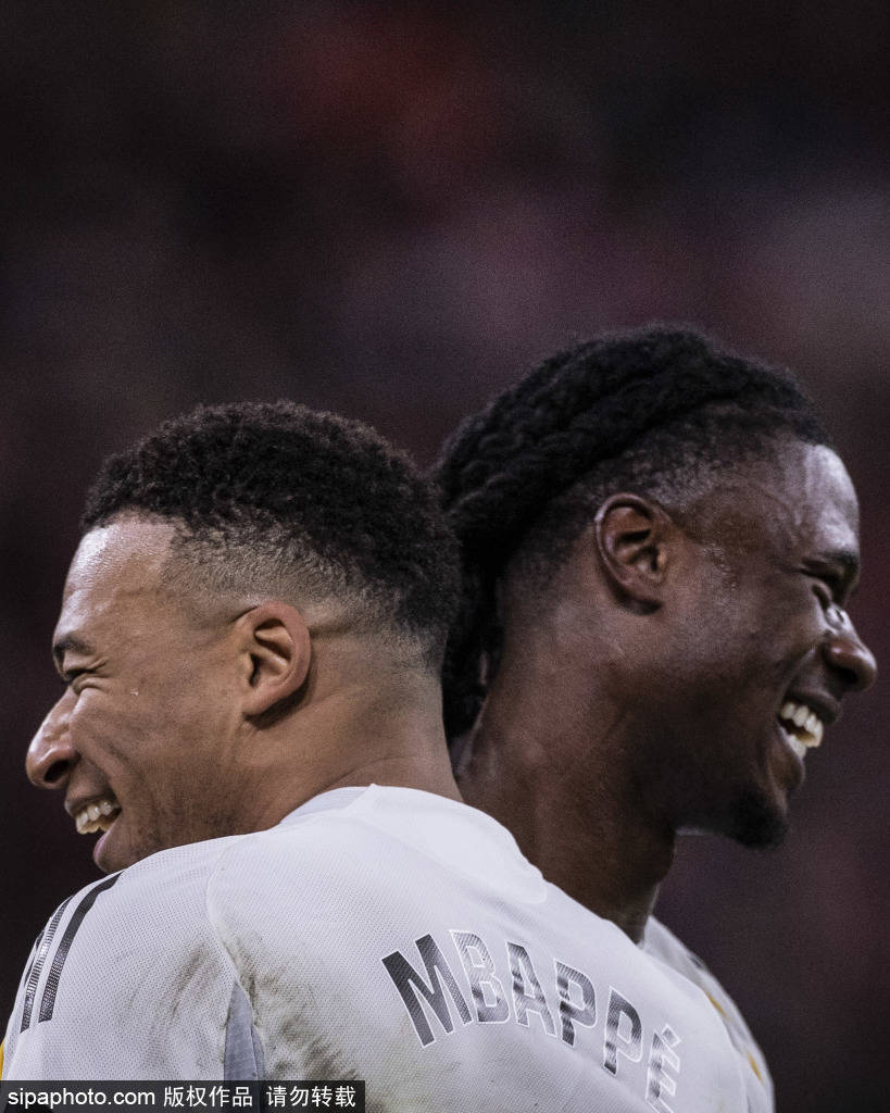 เดมเบเล่กลับมาแล้ว! ผลโหวตรางวัลฟีฟ่า บัลลงดอร์เปิดเผย: เอ็มบัปเป้ได้รองชนะเลิศ, ราฟินญาตามมาติด ๆ แมตช์ | โหวต แชร์ | แฟน ๆ