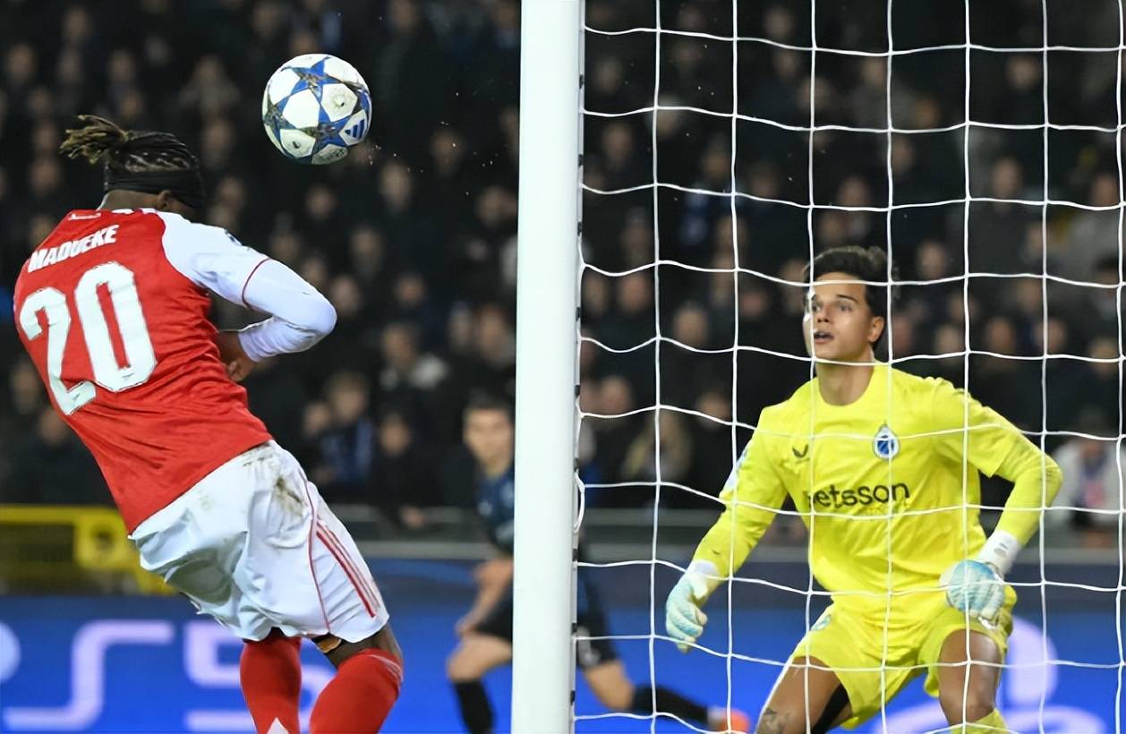 อาร์เซนอลถล่มคลับบรูจจ์ 3-0 ในแชมเปียนส์ลีก ขณะที่มาดูเอเก้ยิงสองประตู; ผู้เล่นคนสำคัญต้องพักการแข่งขัน ขณะที่ดาวรุ่งมาร์ติเนลลีฉายแววโดดเด่น