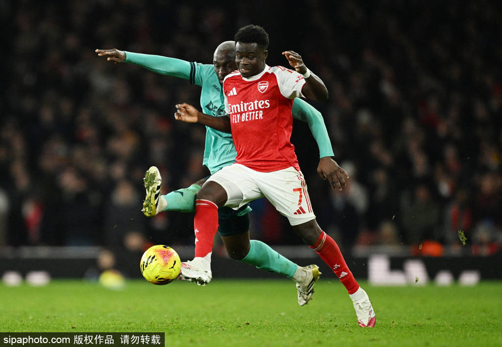 พรีเมียร์ลีก - ตื่นเต้น! วูล์ฟส์ตีเสมอในนาทีที่ 90 เสียประตูตัวเองในนาทีที่ 94 ทำให้สกอร์เป็น 2-1 - อาร์เซนอลยังคงนำอยู่ ซาก้า, มาร์ติเนลลี่, กล่องหกหลา