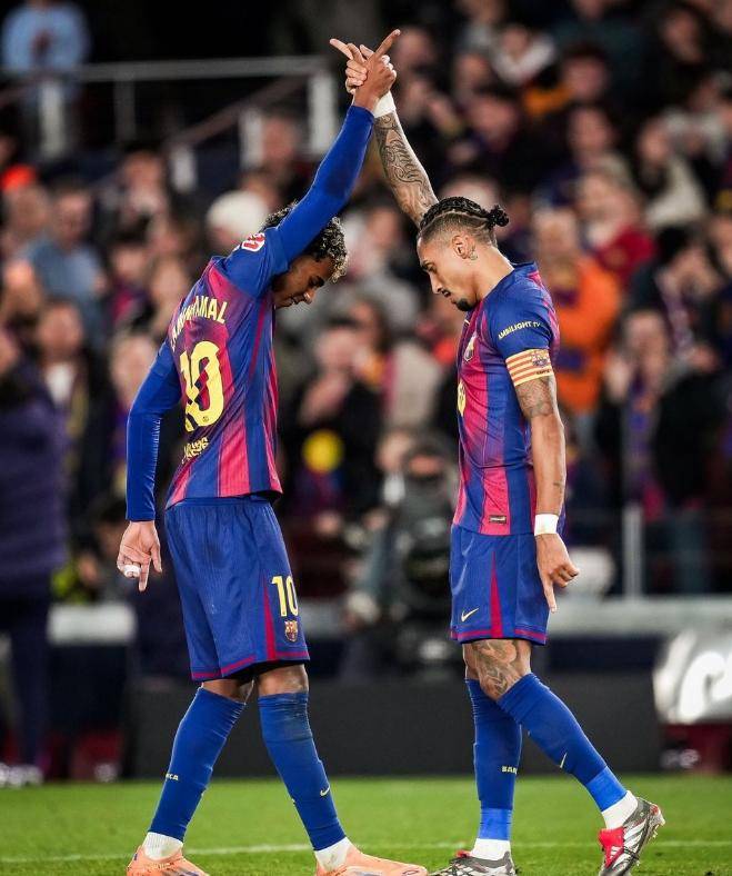 กองกลางอัจฉริยะแซงเมสซี่ขึ้นครองตำแหน่งสูงสุดในลาลีกา บาร์เซโลน่า 2-0 โอซาซูน่า 100 ประตูในฤดูกาลนี้เหนือกว่าเรอัล มาดริด_บาร์เซโลน่า_เฟร์ราน_แชมเปี้ยนส์ลีก