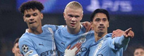 แมนเชสเตอร์ ซิตี้: ใช้เงิน 425 ล้านยูโรในการซื้อผู้เล่น 12 คนในหนึ่งปี มีเพียงผู้เล่นตัวจริงเพียงคนเดียวเท่านั้น เป้าหมายในตลาดซื้อขายนักเตะช่วงฤดูหนาว: 120 ล้านยูโรเพื่อซื้อผู้เล่นเพิ่มอีกสองคน! _ยูโร_ เซเมนอฟ ค่าธรรมเนียมการโอน