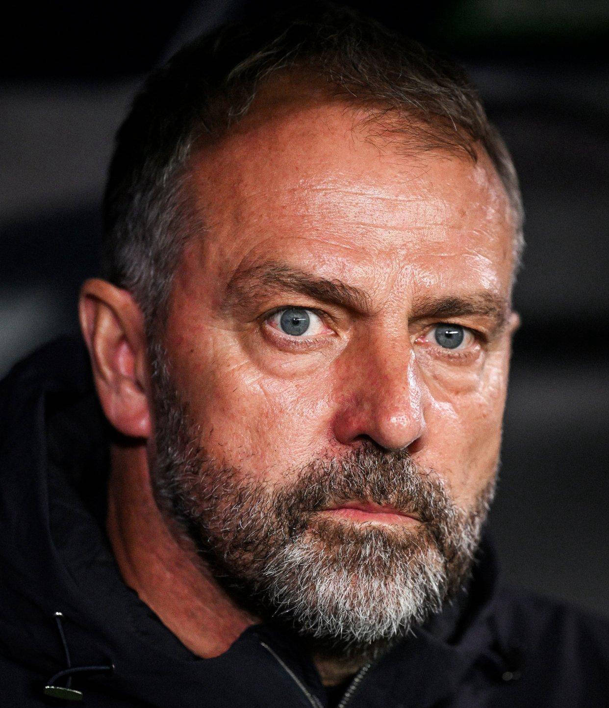 บาร์เซโลน่าวางแผนเสริมความแข็งแกร่งในสามตำแหน่งหลัก, เลวานดอฟสกี้เตรียมอำลาทีม, ปารีส แซงต์-แชร์กแมงยื่นข้อเสนอ 50 ล้านยูโรเพื่อคว้าตัวแรชฟอร์ด_ฟลิค_ปีก_แมนเชสเตอร์ ยูไนเต็ด