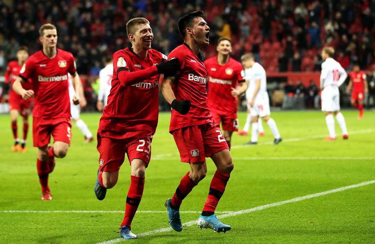 บุนเดสลีกา นัดที่ 14: ความทะเยอทะยานในยุโรปของแฟรงค์เฟิร์ตสะดุดเมื่อแนวรับพังทลาย; อูร์คสบวร์กสร้างความตะลึงด้วยการชนะนอกบ้านเหนือเลเวอร์คูเซนท่ามกลางการแข่งขันที่ดุเดือด _Core_ Home