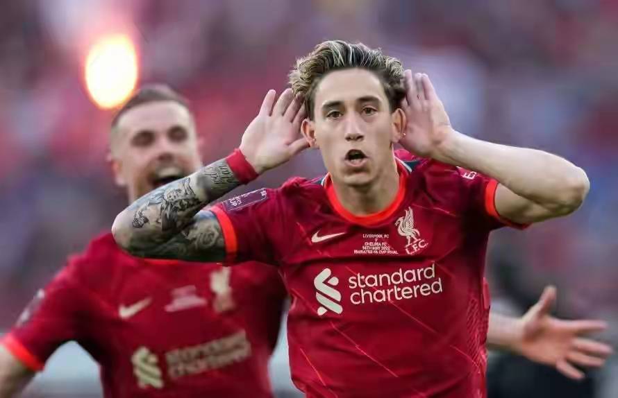 ผู้เล่น 25 คนถูกดึงตัว! พรีเมียร์ลีกถูกโจมตีด้วยการ 'รื้อทีม' ในช่วงสิ้นปี – ค่าธรรมเนียมการโอนหลายล้านสูญเปล่า? การแข่งขันชิงแชมป์จะเปลี่ยนไปหรือไม่?_ผู้เล่น_ลีก_การใช้จ่ายสูง