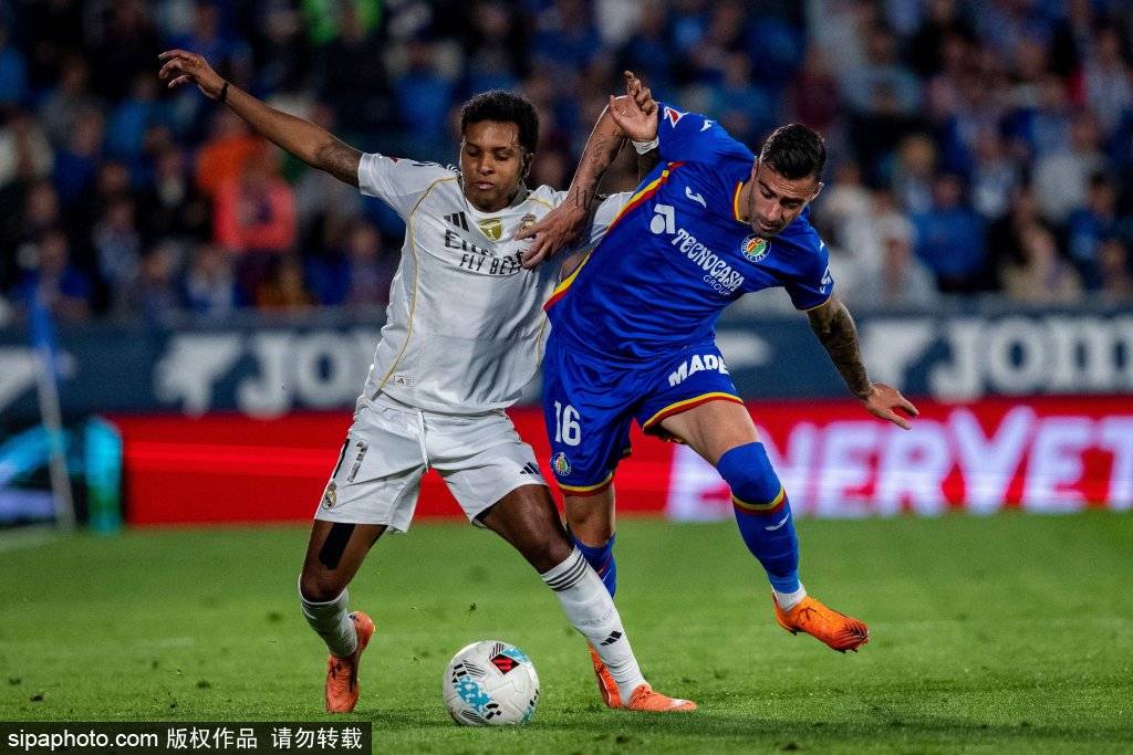 ตำแหน่งของอลอนโซยังคงมั่นคงในขณะนี้ โดยศึกซูเปอร์คัพสเปนจะเป็นบททดสอบสำคัญ อาร์เบลัวอาจเป็นผู้สืบทอดตำแหน่งของเขาหรือไม่? _การแข่งขัน_ เรอัล มาดริด พบ โรม่า