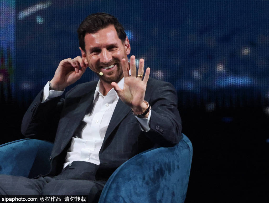 รางวัลนักเตะยอดเยี่ยมแห่งปี 2025 ของฟีฟ่า เปิดตัวแล้ว: เดมเบเล่ คว้ารางวัลอันทรงเกียรติ พร้อมเปิดเผยรายละเอียดการโหวต! _คีเลียน เอ็มบัปเป้_ _ปารีส แซงต์-แชร์กแมง_ _แฟนบอล_