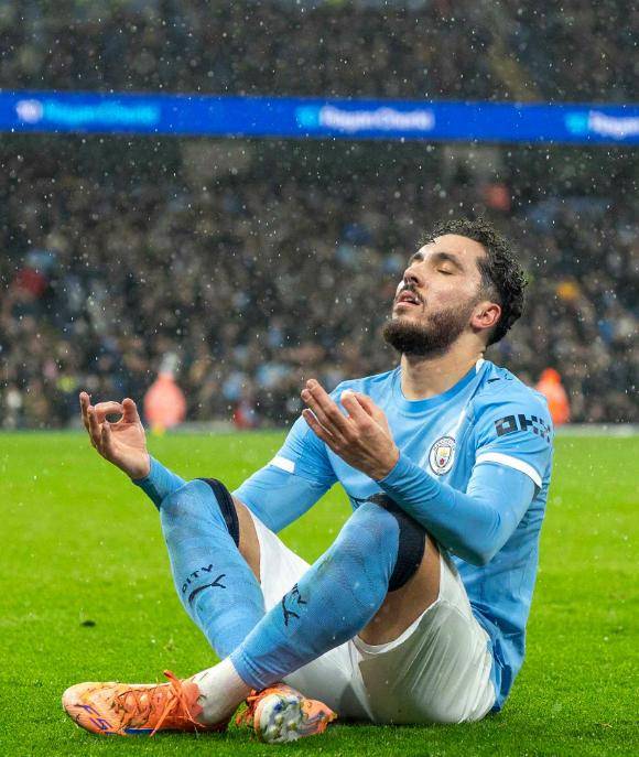 การยิงระดับโลกของเซร์กี้, ประตูโชคดีของซาวิโน่: ซิตี้ 2-0 เดอะบีส์, คว้าชัยชนะติดต่อกันเป็นครั้งที่ 6 ขณะที่พวกเขามุ่งมั่นคว้า 4 ถ้วยรางวัล เบรนท์ฟอร์ด ฟุตบอล เป๊ป กวาร์ดิโอลา