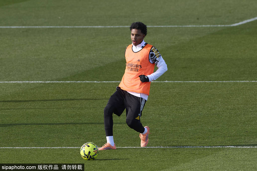 แดนนี่ โรดริเกซ ยุติสัญญากับเรอัล มายอร์กา: จุดเปลี่ยนสำคัญในเส้นทางฟุตบอลของเขา ผู้เล่น | ความท้าทาย | ลาลีกา