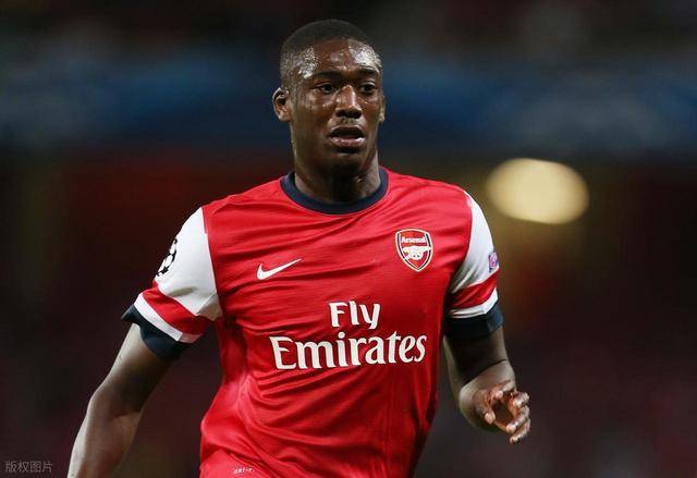 ข่าวดี! มีข่าวลือว่ากองหน้าดาวเด่นของอาร์เซนอลจะย้ายไปร่วมทีมสโมสรจีน โดยมีเบาะแสชี้ไปที่เฉิงตู รongcheng_ซานโอก_กองหน้า_ศูนย์หน้า