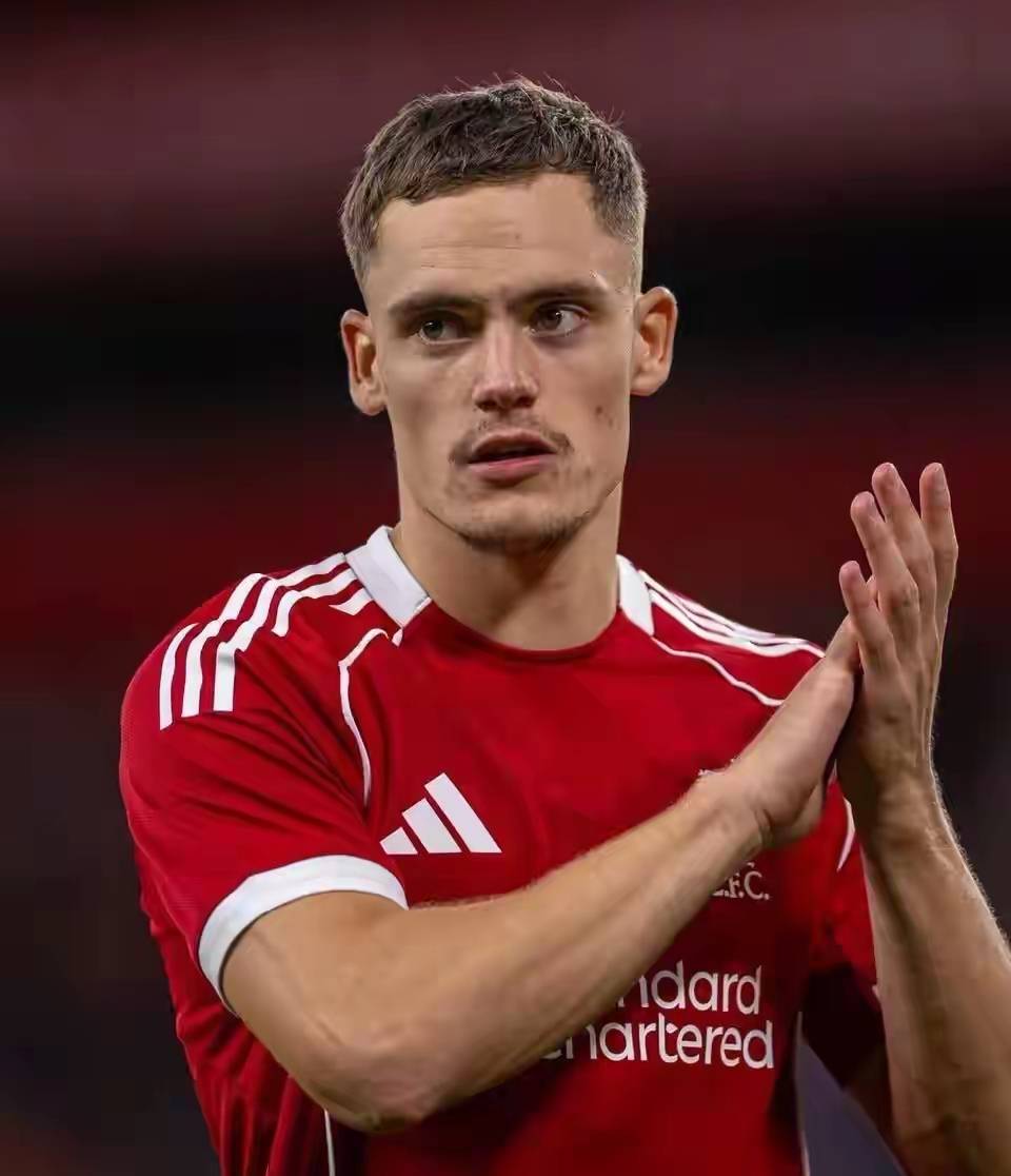 สามปีเทียบกับ 72 ชั่วโมง! ความผิดพลาดของแมนเชสเตอร์ ยูไนเต็ด สะสมขึ้นเรื่อยๆ – ไบเออร์ เลเวอร์คูเซ่นทำอย่างไรถึงทำคะแนนนำบาเยิร์น มิวนิคถึงสี่แต้มเพื่อขึ้นนำตาราง?