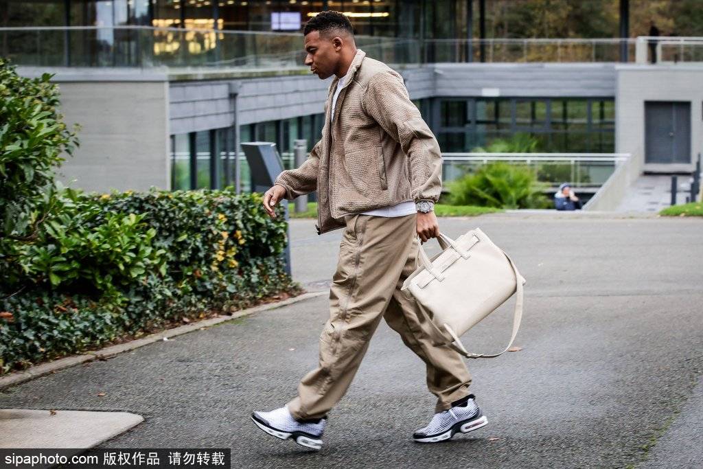 การลงทุนในฟุตบอลของครอบครัวเอ็มบัปเป้เผชิญวิกฤต! อดีตดาวเด่นอาร์เซนอล คลิช เข้าร่วมช่วยเหลือ_สนาม_ลีก