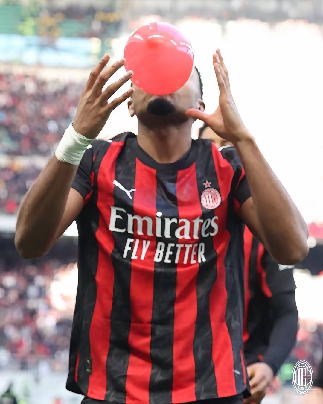 รายงานสื่อเซเรียอา: เอ็นคุนคูคว้าโอกาสสุดท้ายของเขาไว้แล้ว หากเขารักษาฟอร์มปัจจุบันไว้ได้ เขาจะถูกถอดออกจากรายชื่อนักเตะที่จะย้ายทีม มิลาน เวโรนา อินเตอร์