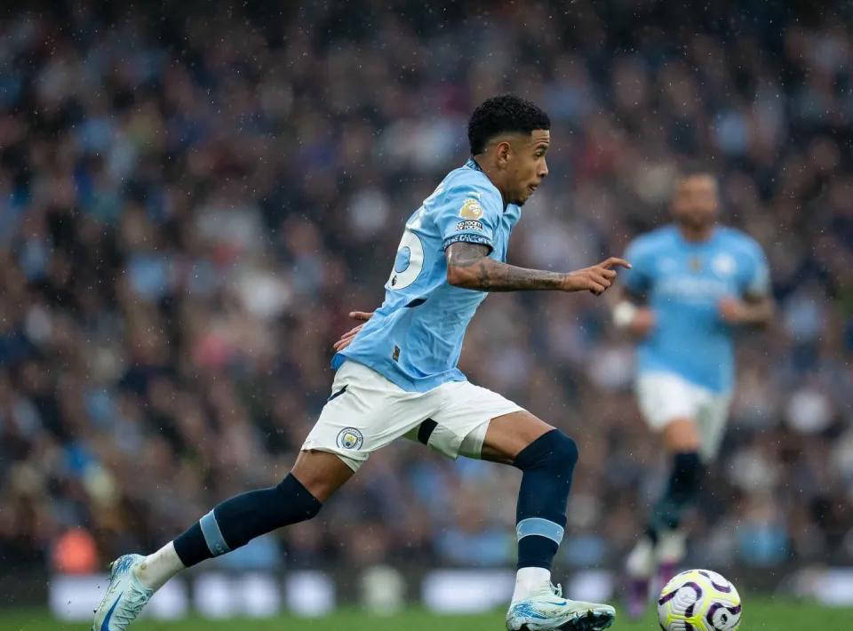 ท็อตแนม ฮ็อตสเปอร์ เตรียมเดินหน้าคว้าตัว ซาวินี่ อีกครั้งในช่วงตลาดซื้อขายนักเตะฤดูหนาว; แมนเชสเตอร์ ซิตี้ ยืนยันไม่ปล่อยปีกทั้งสองคนพร้อมกัน ออสการ์ บ็อบ ข้อเสนอการย้ายทีม ฤดูกาลปัจจุบัน