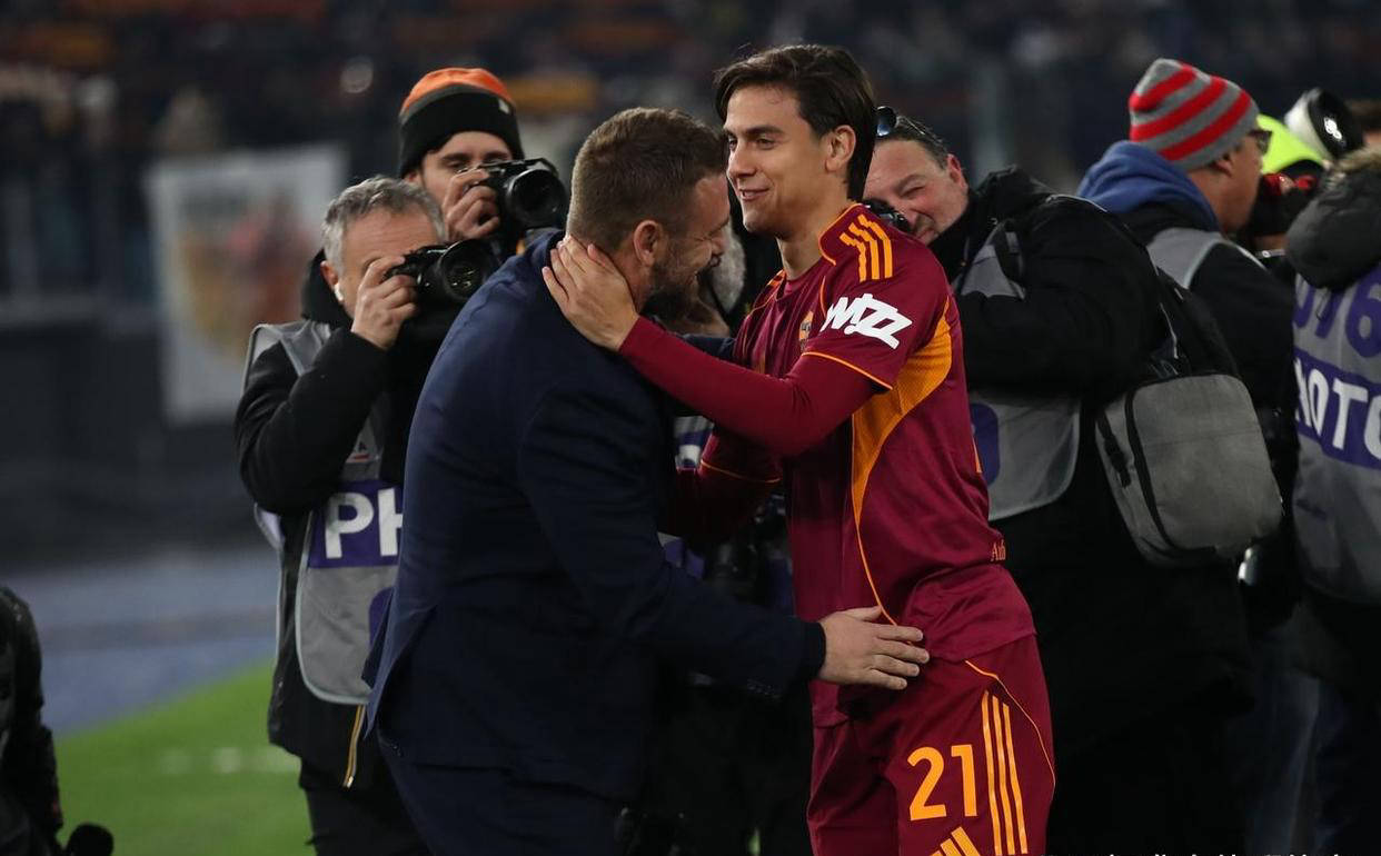 โรม่าคว้าชัยชนะในบ้าน 3-1 เหนือเจนัว, สามประตูในครึ่งแรกปิดฉากชัยชนะและมอบความพ่ายแพ้ติดต่อกันเป็นครั้งที่สามให้กับโค้ช เด รอสซี่_เขตโทษ_ความสำเร็จ_เซเรีย อา