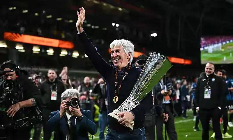 การย้ายทีมหยุดชะงัก! ข้อจำกัดทางการเงินขัดขวางโรมา การเผชิญหน้าครั้งสำคัญเพื่อแย่งท็อปโฟร์อาจสร้างความตื่นเต้นมากกว่าการเซ็นสัญญา_การแข่งขัน_ยูฟ่าแชมเปียนส์ลีก_อินเตอร์ มิลาน