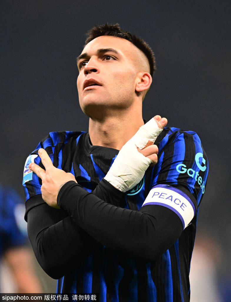 อาคันจิ: อะไรอยู่เบื้องหลังความสำเร็จของกองหลังยอดเยี่ยมแห่งเซเรีย อา? อินเตอร์ มิลาน | การป้องกัน | การแข่งขัน