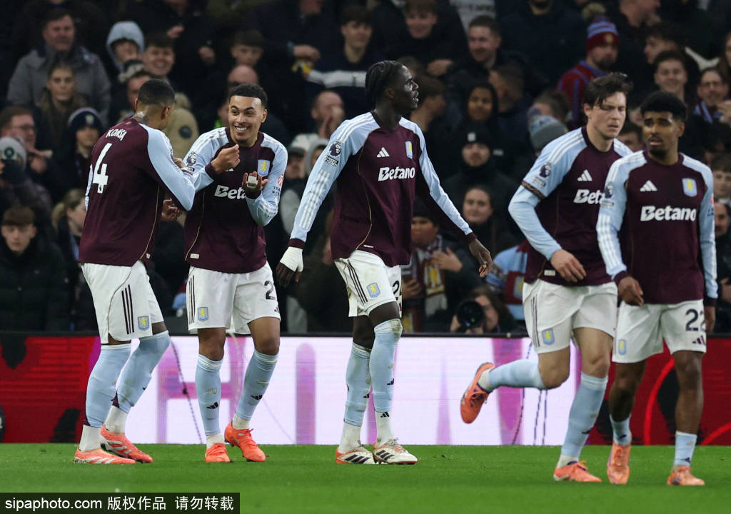 วิลล่าขึ้นนำสเปอร์ส 2-0 ในเกมเยือน! วิเคราะห์แท็คติกเบื้องหลังการจ่ายบอลอย่างลื่นไหลในกรอบเขตโทษและการจบสกอร์อย่างเหนือชั้นของร็อดเจอร์ส_แมตช์_ผู้เล่น