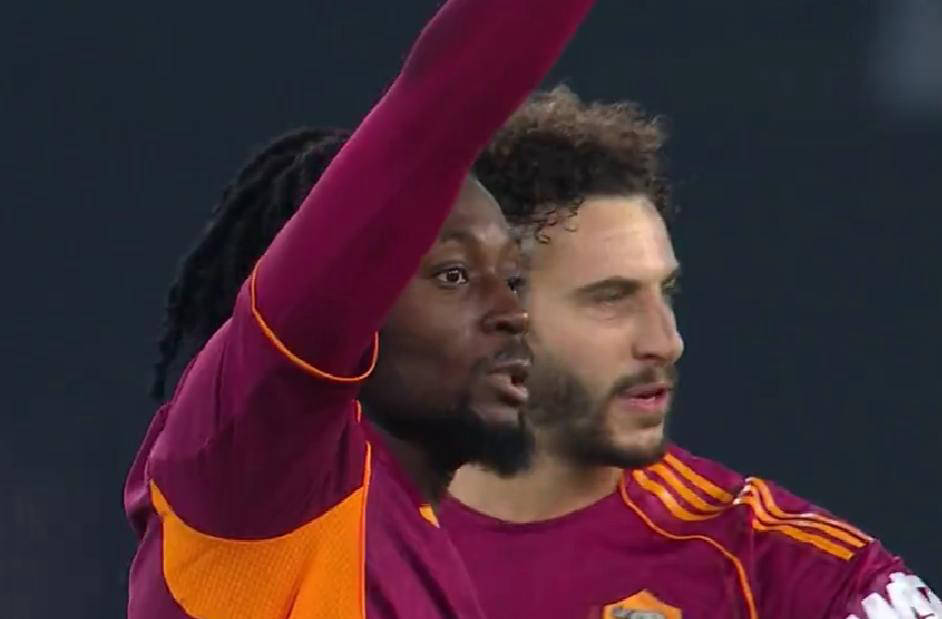 ภูมิทัศน์ของเซเรียอาเปลี่ยนแปลงไปอย่างมาก! โรม่าทีมม้ามืดพุ่งทะยานขึ้นสู่อันดับสาม ตามหลังอินเตอร์ มิลานเพียงสามแต้ม ขณะที่การแข่งขันชิงแชมป์ห้ารายการเริ่มขึ้น_ซาสซูโอโล_นาโปลี_ยูเวนตุส