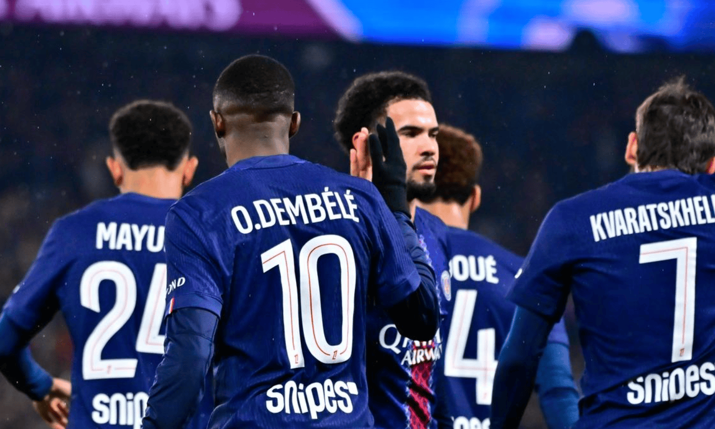 อันดับหนึ่งเปลี่ยนมือ! ปารีสเอาชนะคู่แข่งที่ดุเดือดเพื่อแซงหน้าเลนส์และขึ้นครองตำแหน่งจ่าฝูง โดยมีเดมเบเล่ ผู้ชนะบัลลงดอร์ ยิงสองประตูในกรอบเขตโทษ