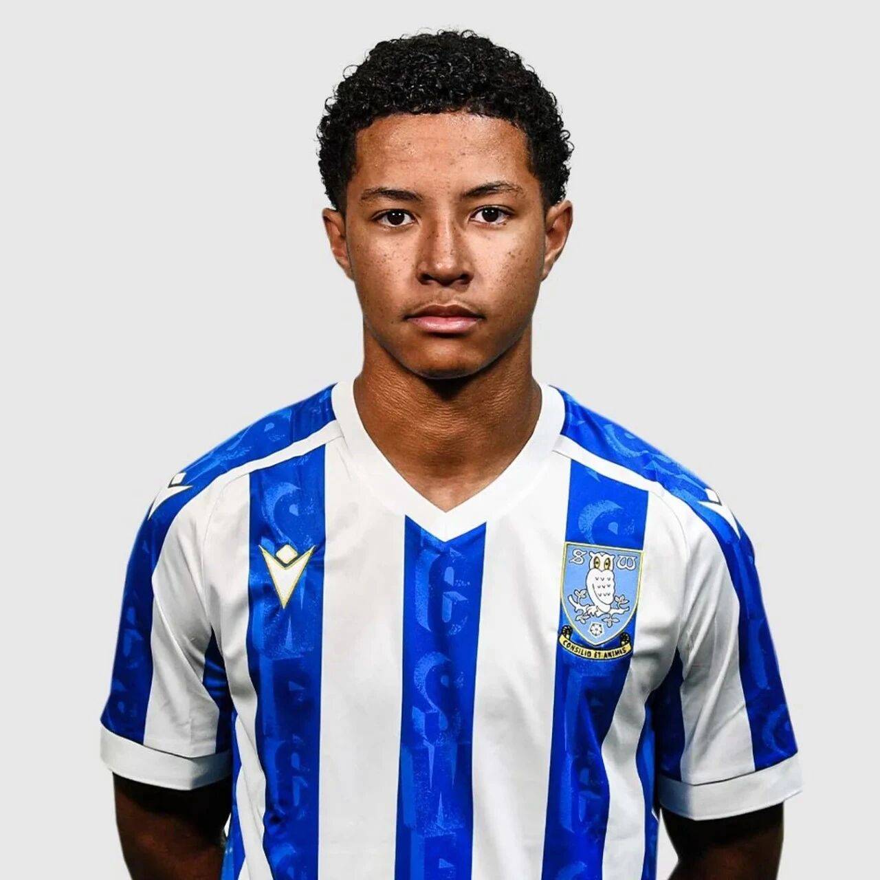 แมนเชสเตอร์ ยูไนเต็ด เสนอราคา 1 ล้านปอนด์เพื่อคว้าตัวแบ็คซ้ายดาวรุ่ง โดยมีเป้าหมายที่จะเอาชนะเชลซี! อีกหนึ่งศิษย์เก่าจากอะคาเดมีได้ทีมยืมตัวแล้ว: แฮร์รี่ อัมมาส ย้ายร่วมเชฟฟิลด์ เวนส์เดย์