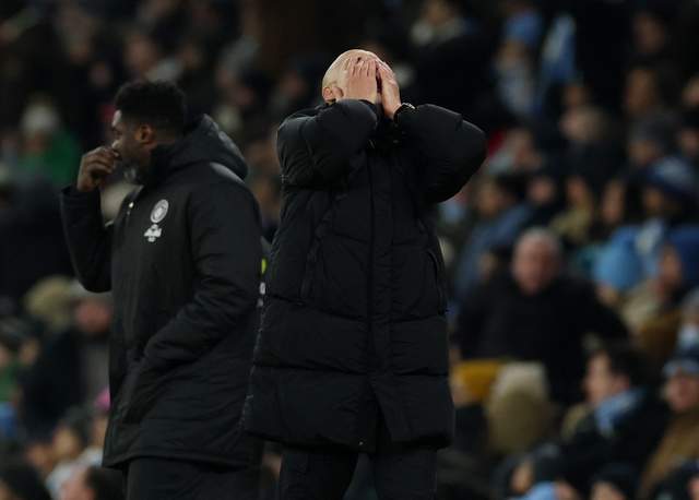 ความพ่ายแพ้บ่อยครั้งของเป๊ป กวาร์ดิโอลาเป็นอุปสรรคต่อทีม หากแมนเชสเตอร์ ซิตี้ไม่สามารถผ่านเข้ารอบก่อนรองชนะเลิศของแชมเปียนส์ลีกได้ พวกเขาจะต้องลงเล่น 9 นัดใน 28 วัน _เป๊ป กวาร์ดิโอลา_ _เออร์ลิง ฮาแลนด์_ _อันดับตาราง_