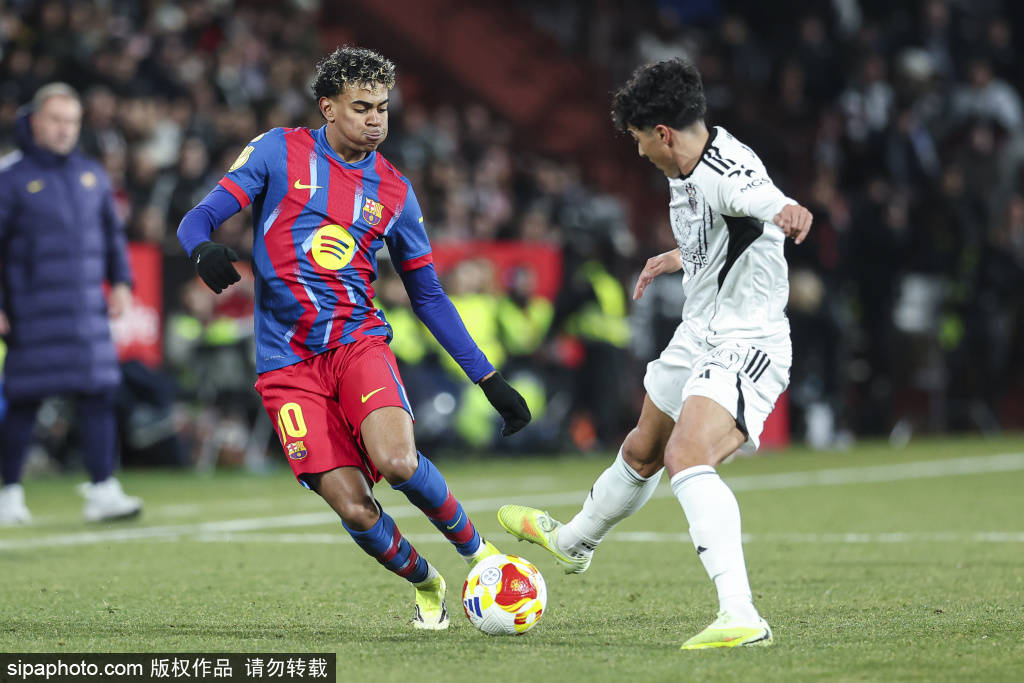 บาร์เซโลน่าหญิง 1-1 เรอัล มาดริด: การวิเคราะห์อย่างละเอียดของการแข่งขันคลาสสิกในศึกควีนส์คัพ | แนวรับ | อเล็ก