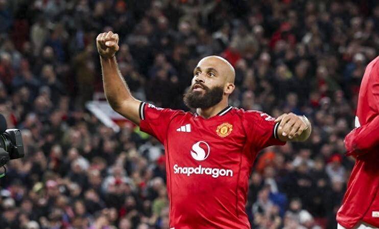 ตลาดซื้อขายนักเตะพรีเมียร์ลีกสุดคึกคัก: ยูไนเต็ดคว้าตัวเด็ด, ซิตี้ทุ่มสุดตัวและกวาดล้างอาร์เซนอล! _ดอนนารุมม่า_ _อาร์เซนอล_ _ลียง_