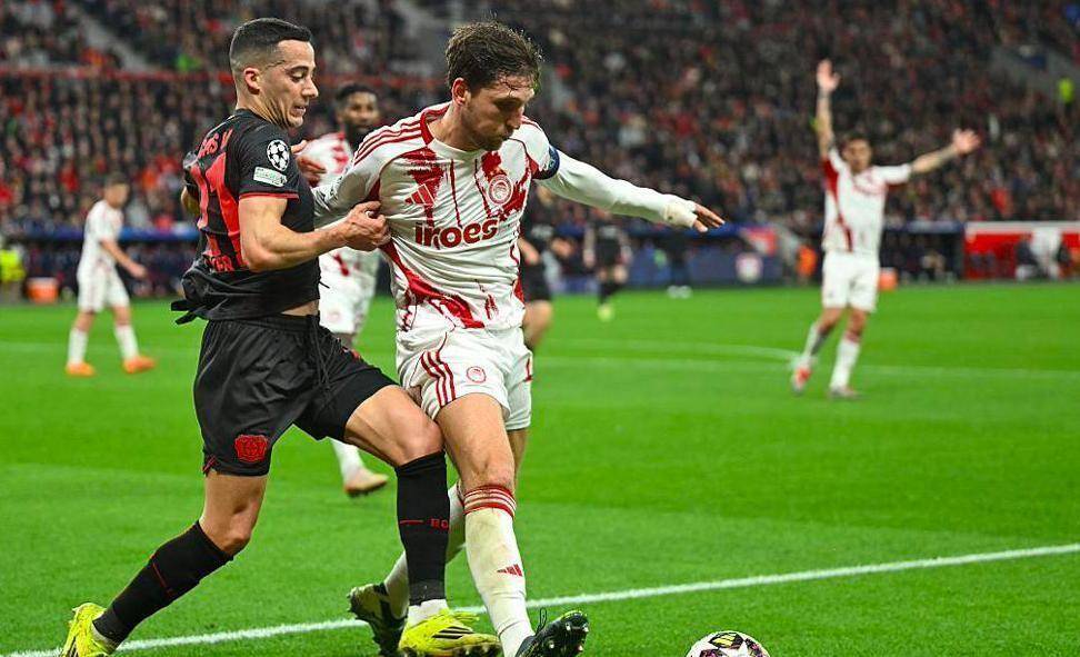 ค่ำคืนแห่งชัยชนะและความเศร้าในแชมเปียนส์ลีก: อินเตอร์ มิลาน พ่ายแพ้สองนัดต่อทีมรองบ่อน ตกรอบด้วยสกอร์รวม 2-5; แอตเลติโก มาดริด เข้ารอบด้วยสกอร์รวม 7-4; ไบเออร์ เลเวอร์คูเซ่น ชนะ โบโด/กลิมท์ 2-0; โอลิมเปียกอส เข้ารอบต่อไป