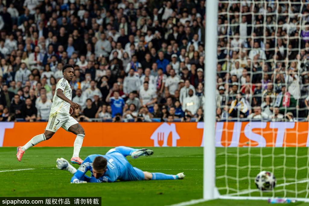 เบนฟิก้าสั่งพักแฟนบอล 5 ราย หลังมีพฤติกรรมเหยียดเชื้อชาติ: การต่อสู้ของวงการฟุตบอลกับการเหยียดเชื้อชาติ_ยูฟ่าแชมเปียนส์ลีก_โรม่า_เรอัล มาดริด