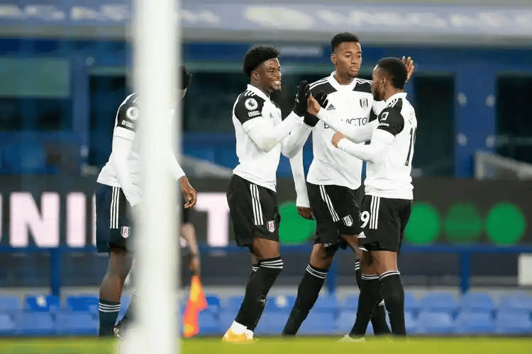 วันอาทิตย์ 010 พรีเมียร์ลีก: ฟูแล่ม พบ ท็อตแน่ม ฮ็อตสเปอร์ การวิเคราะห์ก่อนการแข่งขัน: กลยุทธ์, ความได้เปรียบในบ้าน, ฟอร์ม