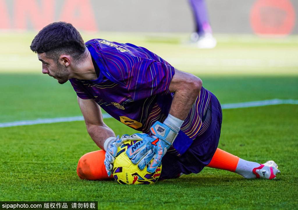 บียาร์เรอัลพ่ายแพ้อย่างหนักเป็นครั้งแรกในรอบสองปี! วิกฤตซ่อนเร้นอยู่เบื้องหลังความพ่ายแพ้ 4-1 ต่อบาร์เซโลนา_แมตช์_คัมป์นู_ยูฟ่า แชมเปียนส์ลีก