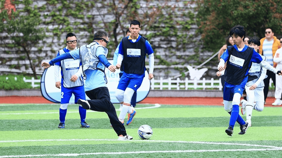 วันศุกร์ที่ 004 บุนเดสลีกา: ชาลเก้ 04VS บีเลเฟลด์ โอลด์ พาวเวอร์เฮาส์ ที่บ้านวิ่ง ทีมตกชั้นยากจะปิดกั้นเกมรุก