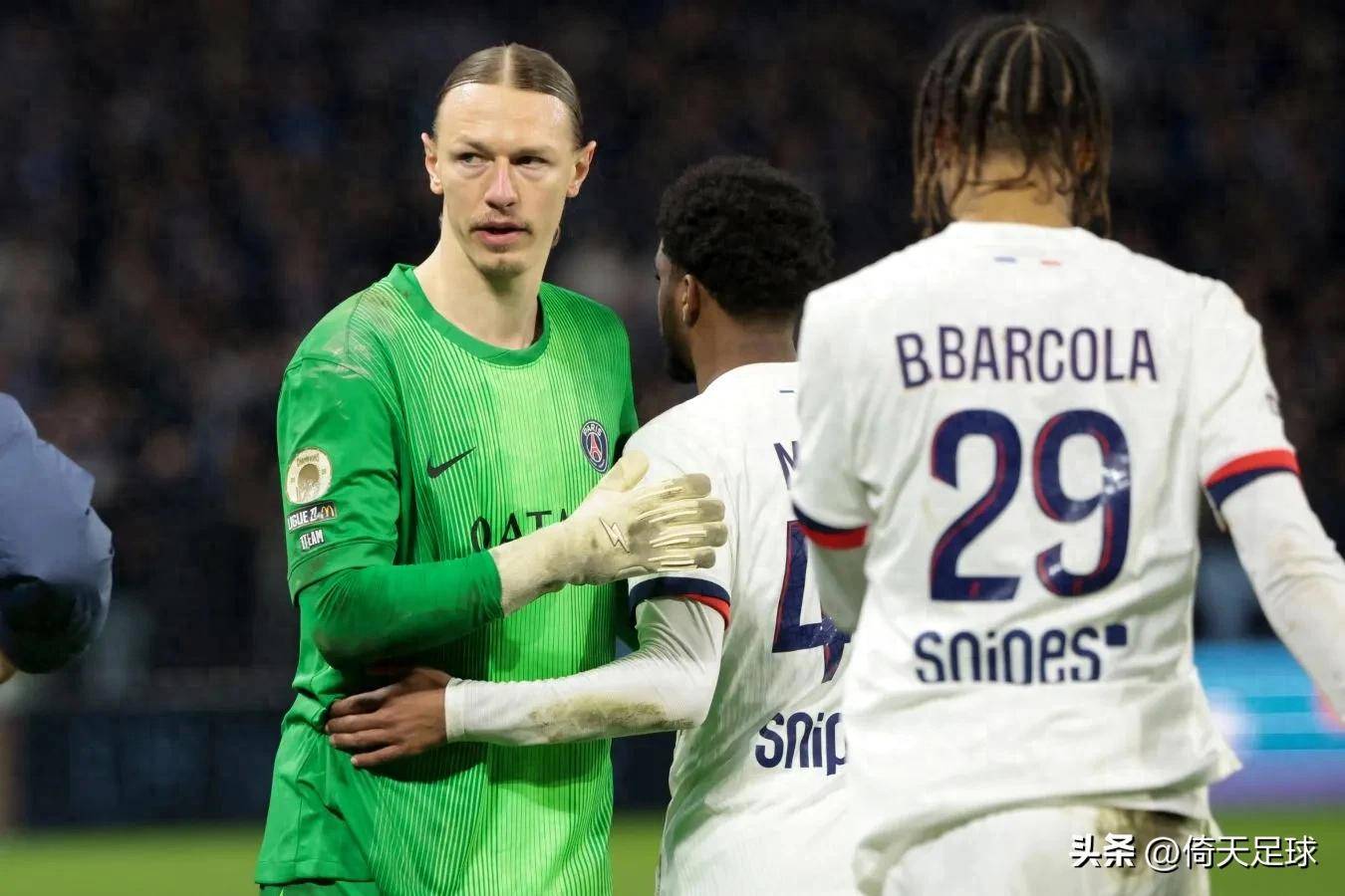 อาจจะเป็นว่าทั้งแชมป์เปี้ยนส์ลีกและลีกเอิง 1 อาจจะแพ้ไปพร้อมๆ กัน เพราะบิ๊กแม็คไม่ใช่บิ๊กแม็คอีกต่อไป?_ season_players_question