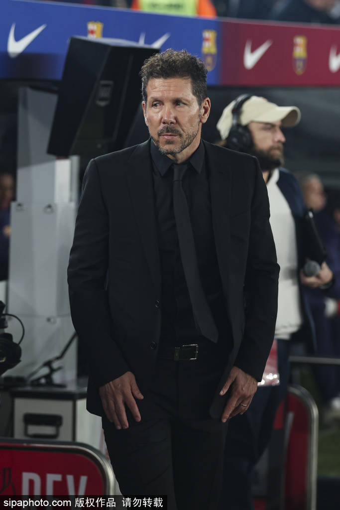 ยกเลิก ยกเลิกเงินเดือนใหม่ของริยาด เข้าร่วมการโอนของบาร์เซโลนาเปิดเผยความลับ_attack_bald_atletice