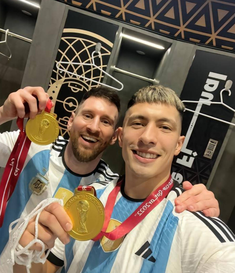 Lisandro Martinez: เมสซี่มีหัวใจที่ยิ่งใหญ่! เขานำโดยตัวอย่าง! _ DSports_interview_argentina