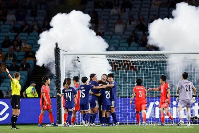 ข่าว ฮัน เท้า อีฟนิ่ง (26. 3 . 18) - เลิกใช้ศิลปะการต่อสู้ด้วยตนเอง! ฟุตบอลหญิง ฟุตบอลเอเชีย ฟุตบอล เอเชีย คัพ รอบรองชนะเลิศ ญี่ปุ่น_ชิน ซัง_เกาหลี Team_pass