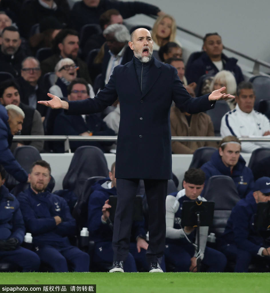 ขนยาวของข้างสนามถูกตัดออก: จินตนาการของ Dezerby ล่องลอยกับ Tottenham_brighton_tactics_coach