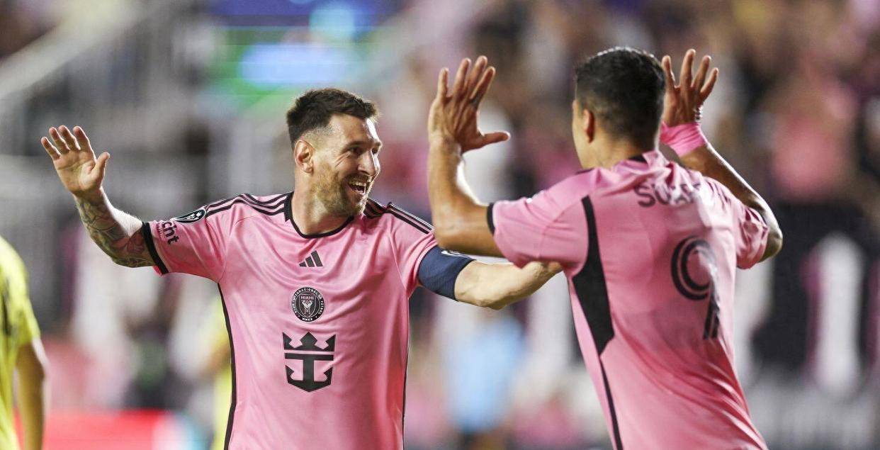 อันดับ 10 อันดับแรกของฟุตบอล อันดับ 1 ของฟุตบอล : เมสซี่ ซูยะ อยู่ในอันดับที่ 7 ของการจัดอันดับ แต่แชมป์ 0 อันดับแรกนั้นได้รับการยอมรับว่าไม่สามารถแซงหน้า_assey_uefa แชมเปี้ยนส์ลีกได้