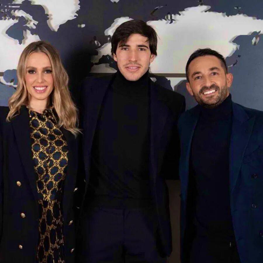 แมนเชสเตอร์ ยูไนเต็ด อาจต้องใช้เงิน 90 ล้านเพื่อซื้อโทนาลี! โบรกเกอร์ยืนยันการแข่งขันพรีเมียร์ลีกยักษ์ใหญ่ปีศาจแดงคือ HIT_Newcastle United_Players_Sandro Tonali ที่ใหญ่ที่สุด